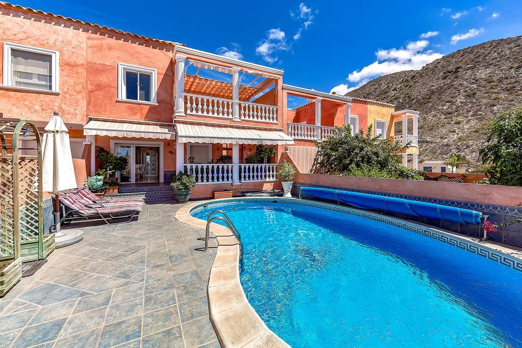 Villa In Los Cristianos 로스크리스티아노스 외부 사진